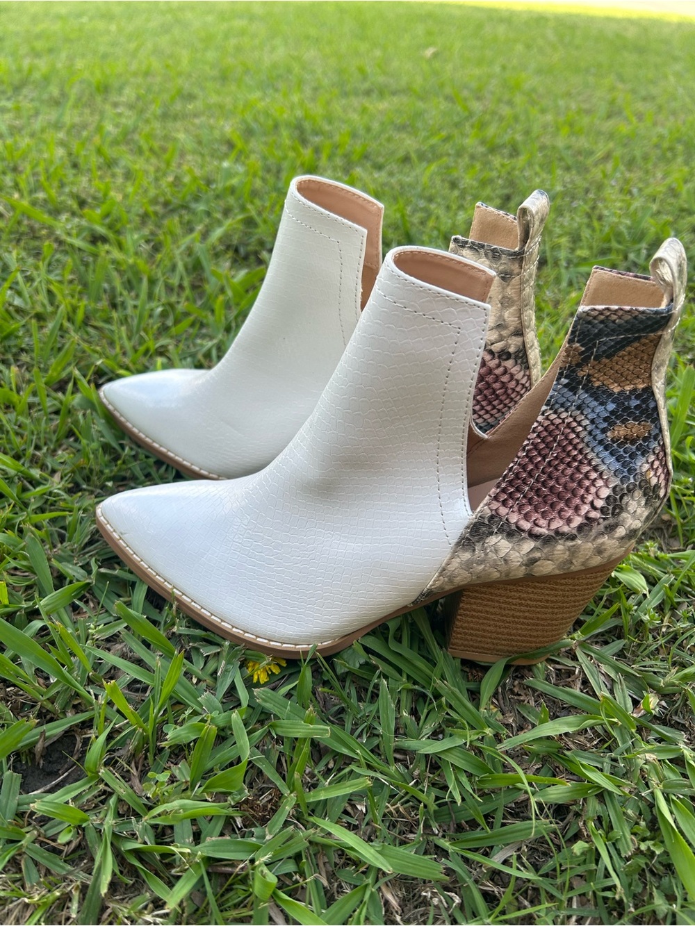 Western Cutout Ankle Boots, Snakeskin Back, White Faux Leather Booties Size 8 - Picture 4 of 5